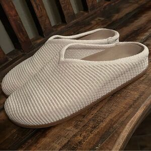 Rothy's Clogs Size 7 (fits size 8, website says go down a size)